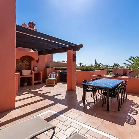 Atico Duplex Con Vistas Al Mar Estepona